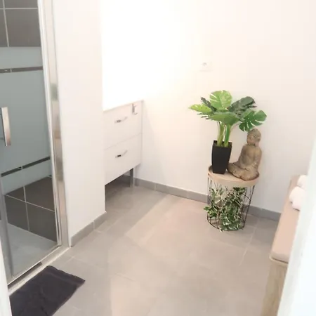 Entier - T2 Confort - - Balcon Amenage *