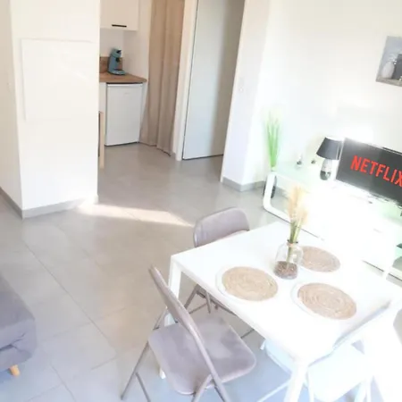 Entier - T2 Confort - - Balcon Amenage *