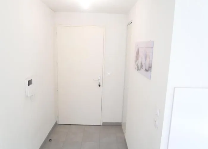 Entier - T2 Confort - - Balcon Amenage Apartment