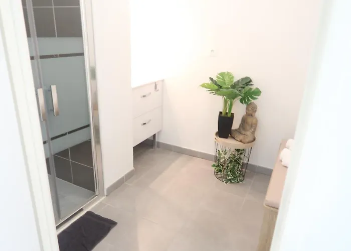 Entier - T2 Confort - - Balcon Aménagé *